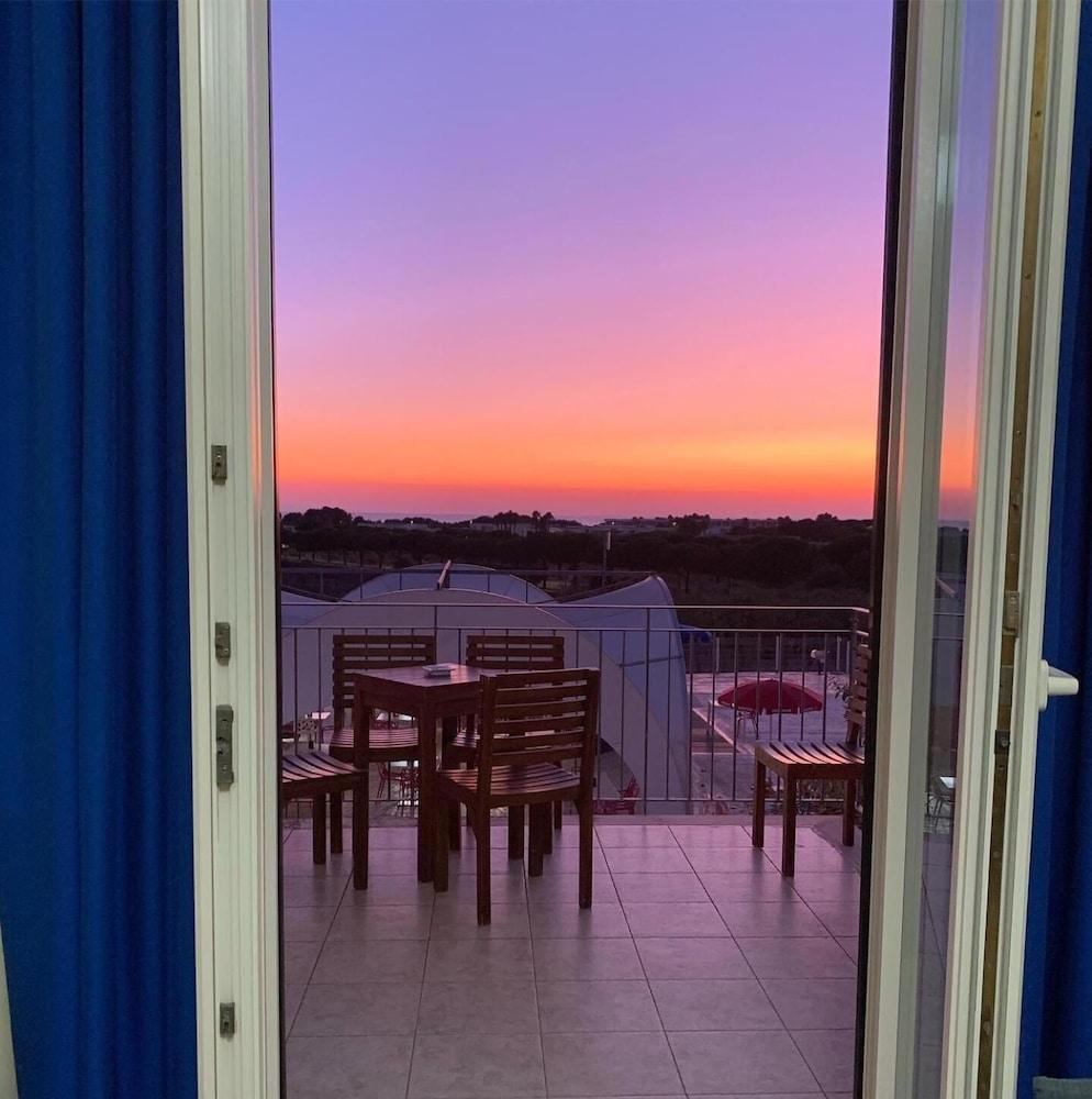 Hotel Resort Portoselvaggio Sant Isidoro  Buitenkant foto