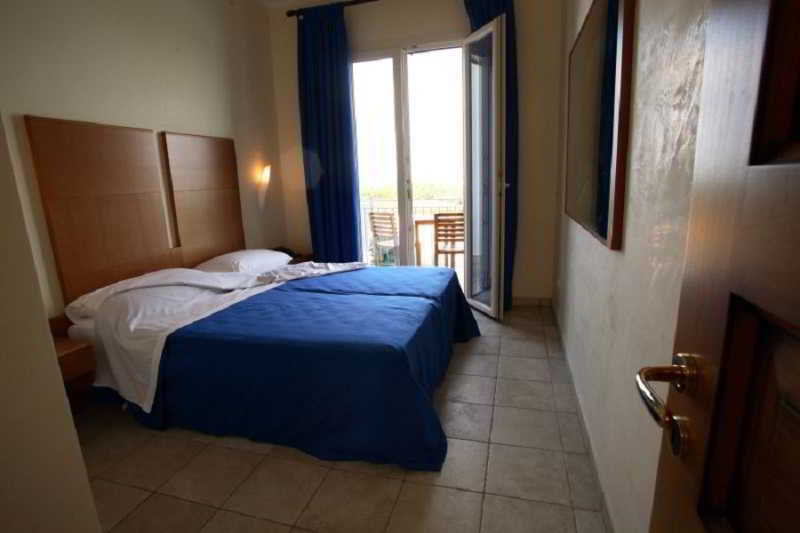 Hotel Resort Portoselvaggio Sant Isidoro  Buitenkant foto